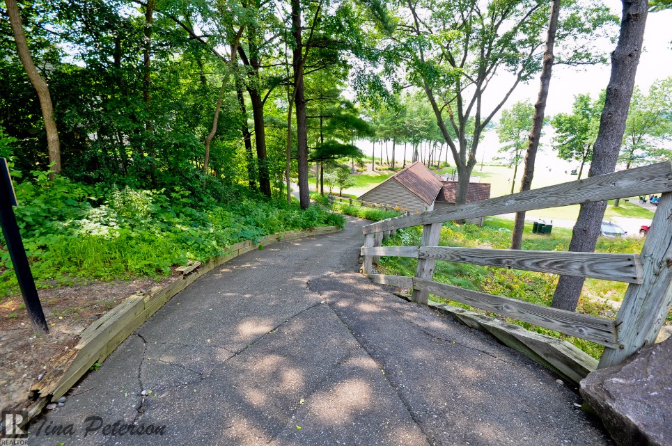 Path to Lake at Oak Pointe Brighton 