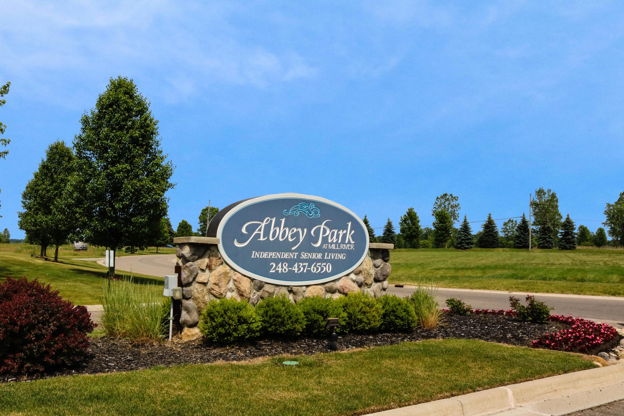 Abbey Park at Mill River in South Lyon