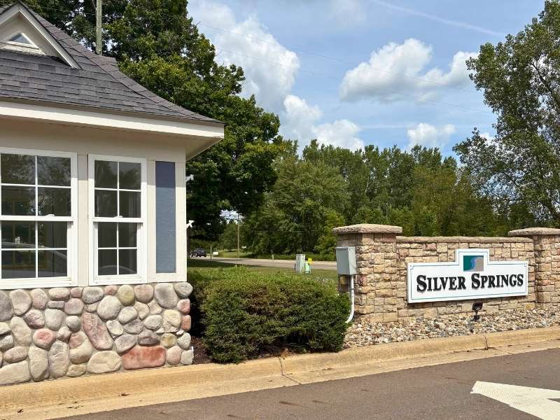 Silver Springs Fowlerville